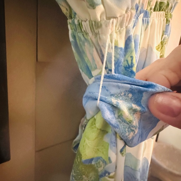 Floral Sleeveless Jumpsuit - Picture 11 of 12